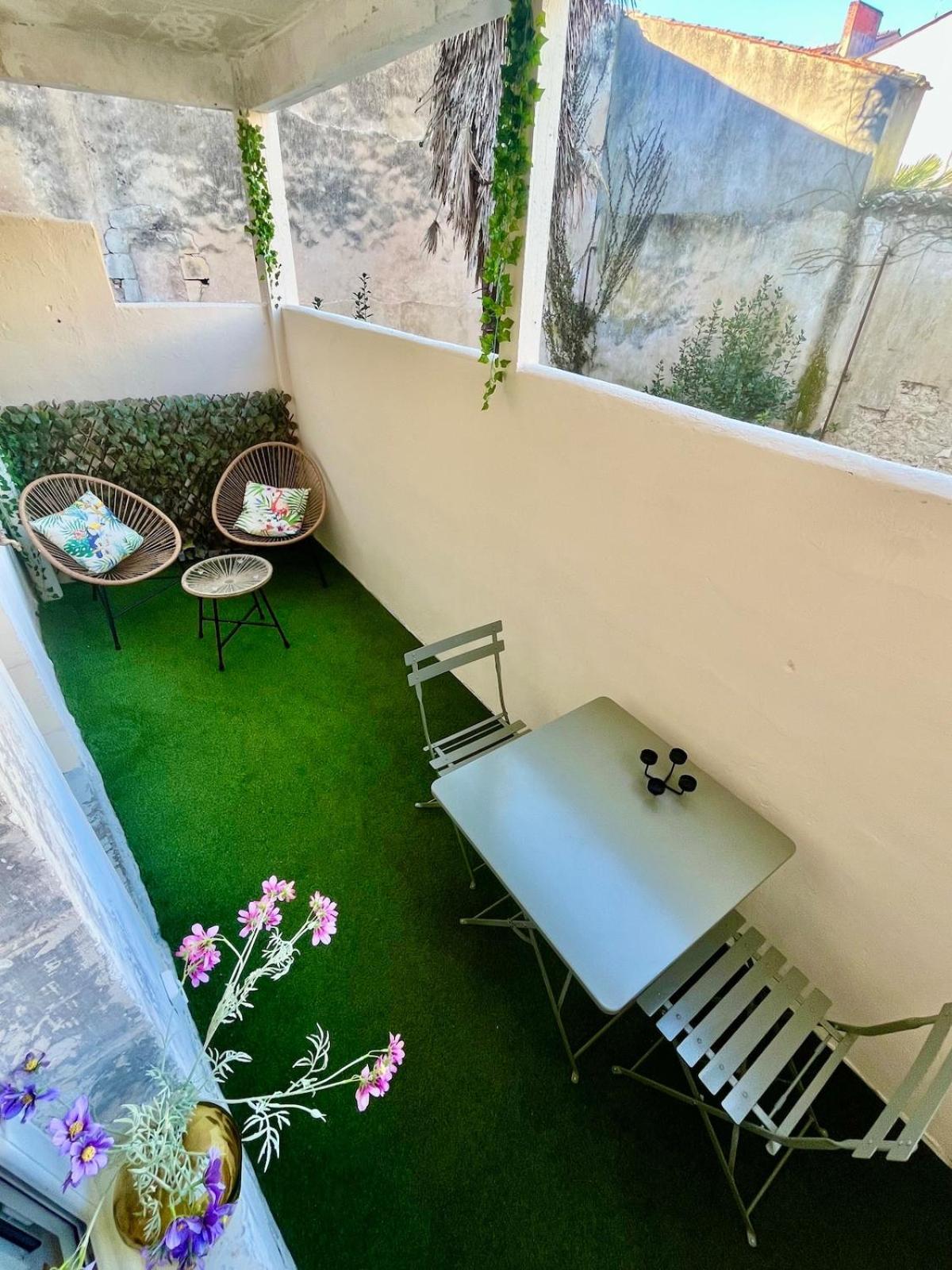 Escapade Vintage Avec Terrasse En Centre Historique Apartman La Rochelle  Kültér fotó